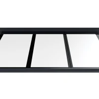 Ein modernes schwarzes Bettgestell mit einem schlichten Design und drei großen, rechteckigen, glatten Flächen. Die Oberkante hat eine einfache Kopfteilstruktur.